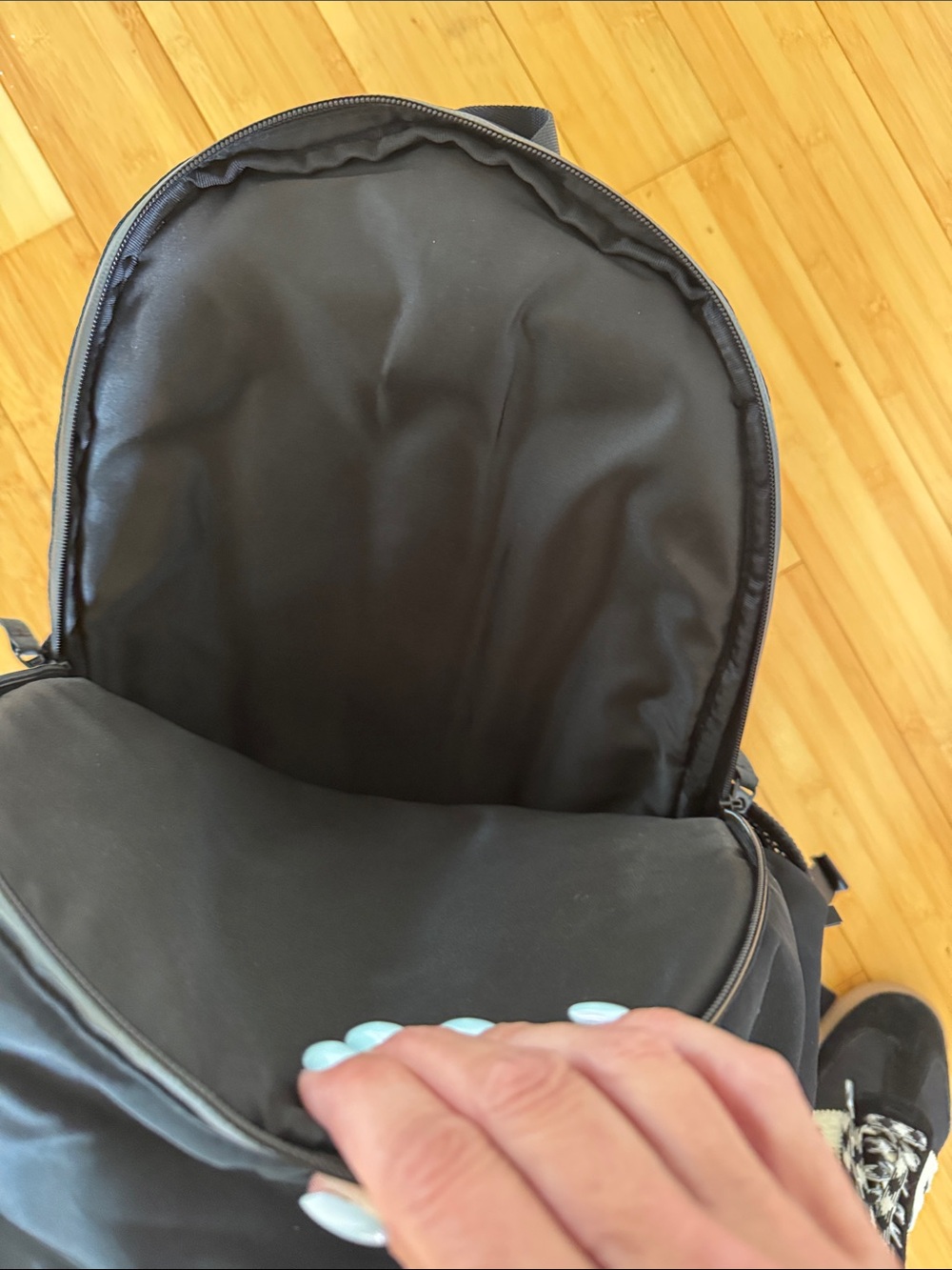 lululemon athletica Black Mesh-Front Backpack - Picture 4 of 8